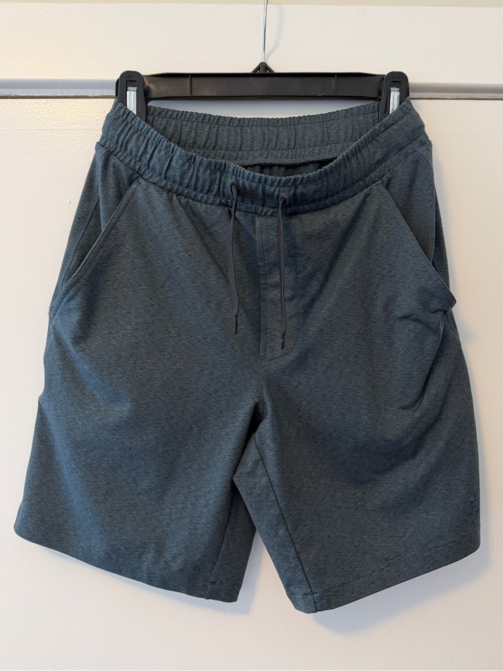Everlane Men's Athletic Drawstring Shorts - Charcoal Gray XS